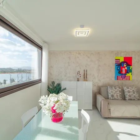 Sea View Escape Waterfront Apartment