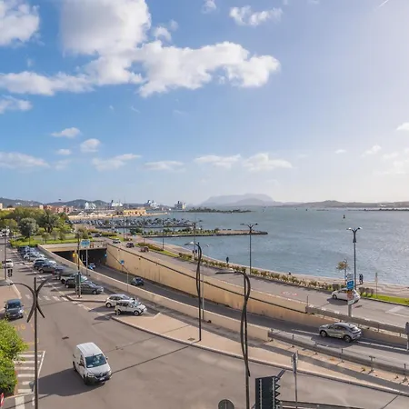 Sea View Escape Waterfront Apartment